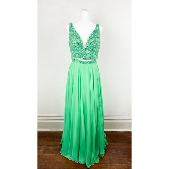 Sherri Hill 51008 Green Rhinestone Embroidered Two Piece Formal Prom Dress Sz 6 - Picture 3 of 13